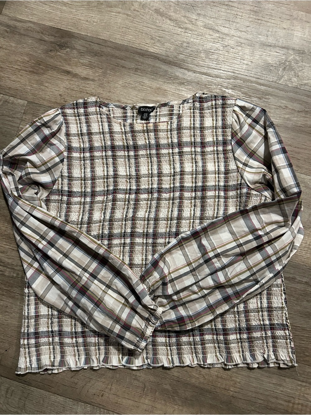 Boohoo brown and beige plaid long sleeve blouse in a US 24 #plaid